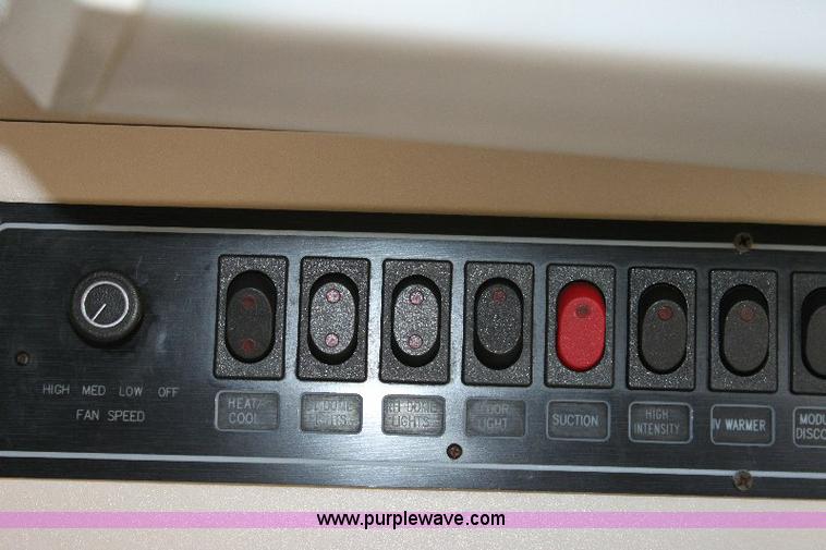 image for item A2590 2006 Ford E350 ambulance