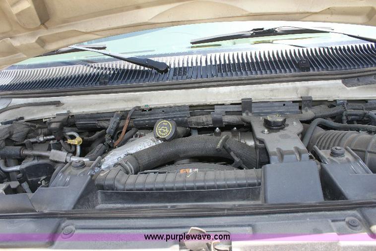 image for item A2590 2006 Ford E350 ambulance