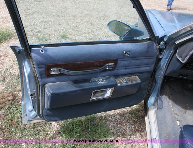 image for item A2631 1989 Chevrolet Caprice Classic