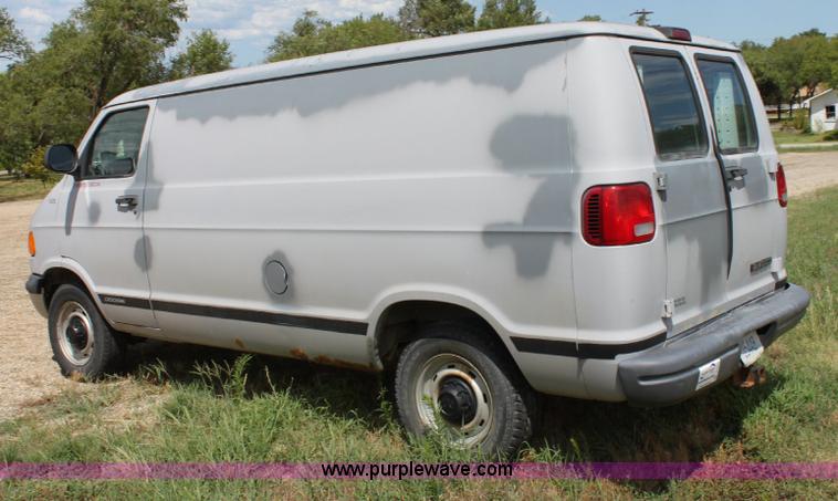 image for item A2632 1999 Dodge Ram B2500 cargo van