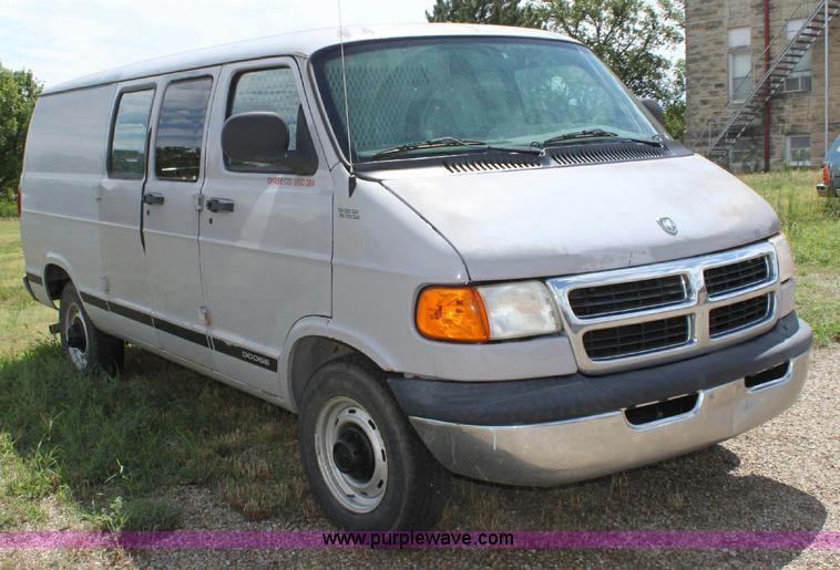 image for item A2632 1999 Dodge Ram B2500 cargo van
