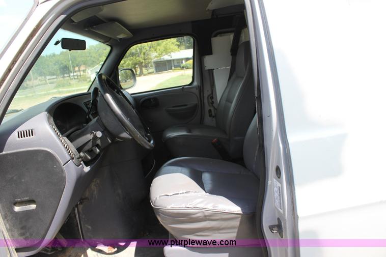 image for item A2632 1999 Dodge Ram B2500 cargo van
