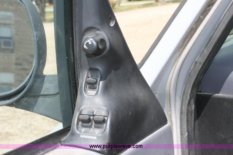 image for item A2632 1999 Dodge Ram B2500 cargo van