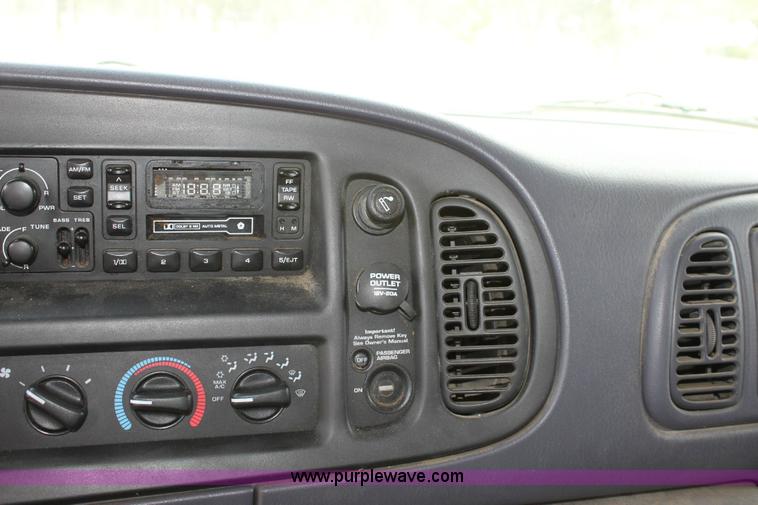 image for item A2632 1999 Dodge Ram B2500 cargo van