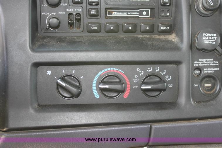 image for item A2632 1999 Dodge Ram B2500 cargo van