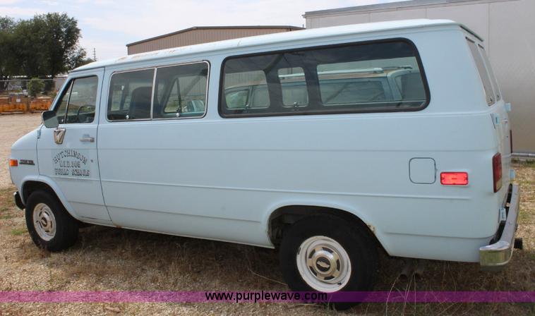 image for item A2670 1991 Chevrolet G20 Sport van