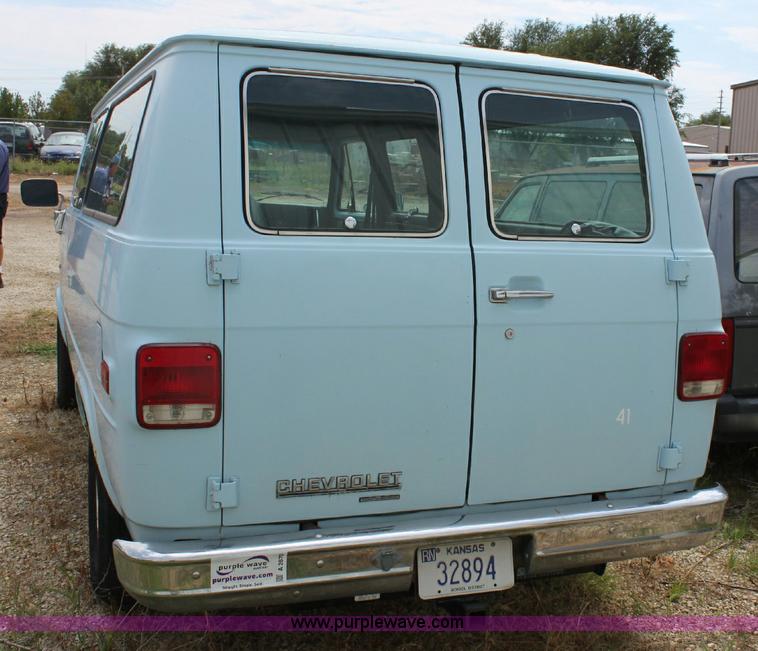 image for item A2670 1991 Chevrolet G20 Sport van