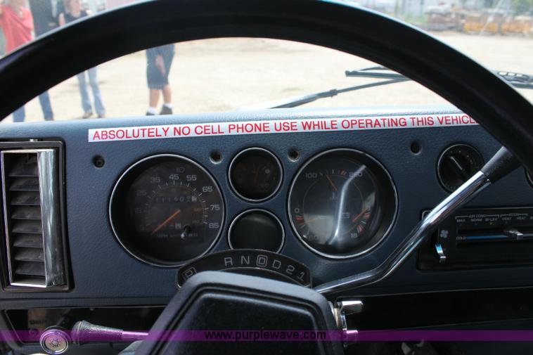 image for item A2670 1991 Chevrolet G20 Sport van