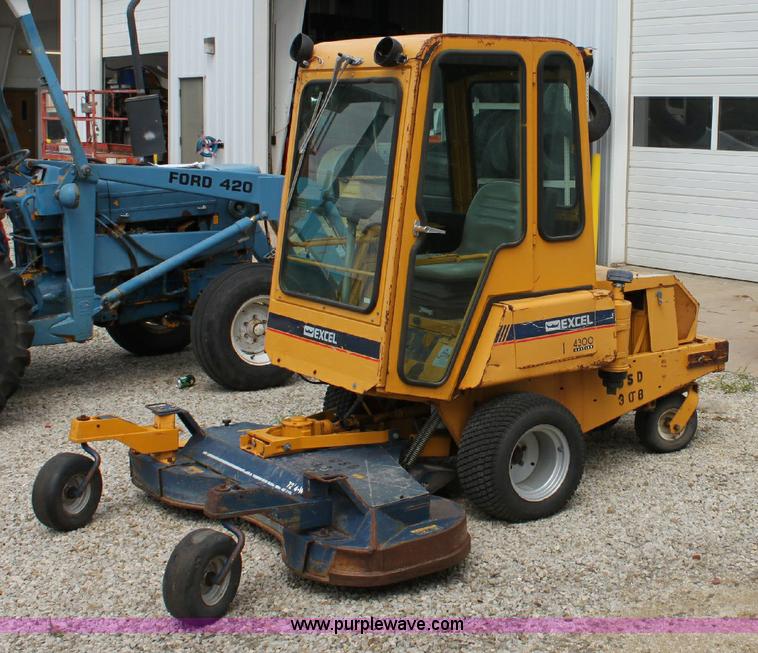 image for item A2675 Hustler Excel 4300 lawn mower
