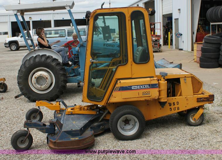 image for item A2675 Hustler Excel 4300 lawn mower