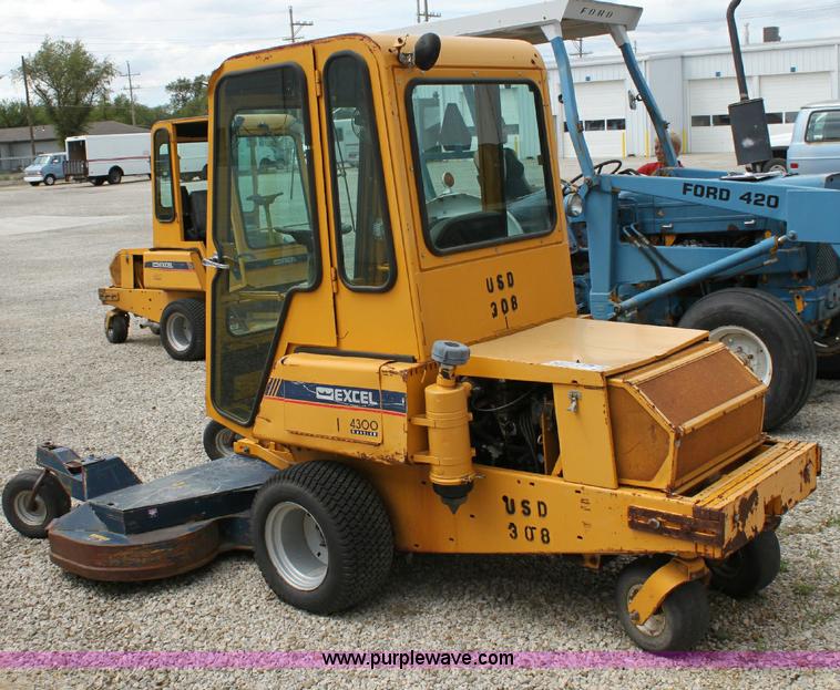 image for item A2675 Hustler Excel 4300 lawn mower