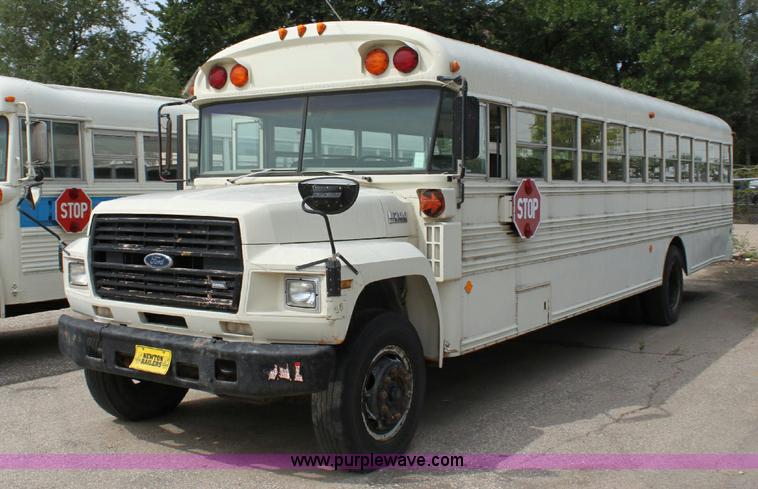 image for item A2680 1988 Ford Bluebird B700 school bus