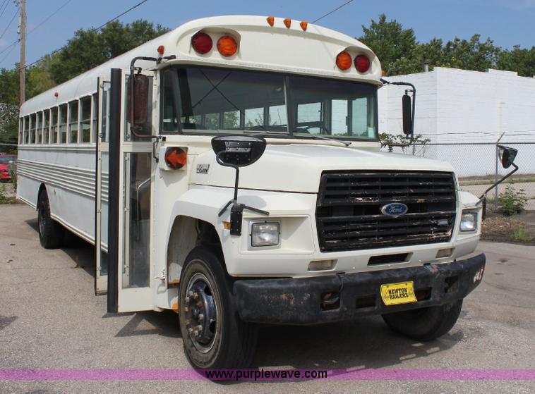 image for item A2680 1988 Ford Bluebird B700 school bus