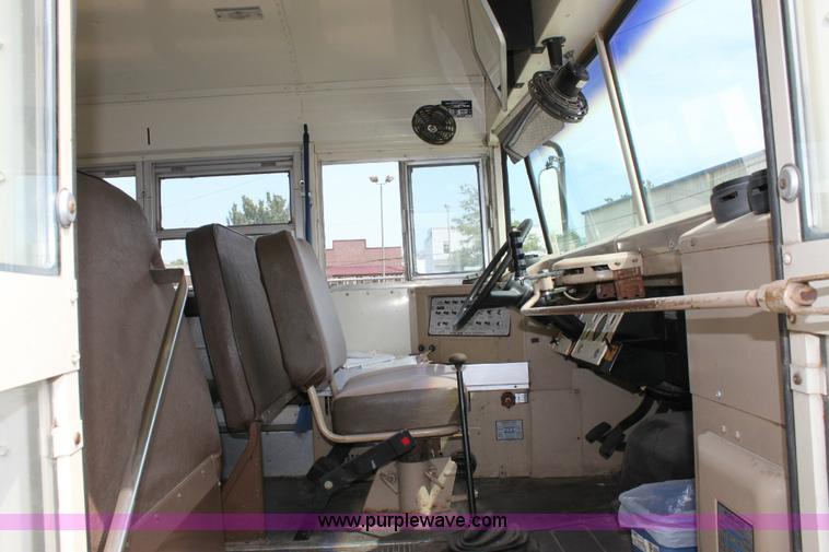 image for item A2680 1988 Ford Bluebird B700 school bus