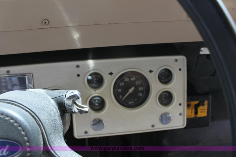 image for item A2680 1988 Ford Bluebird B700 school bus