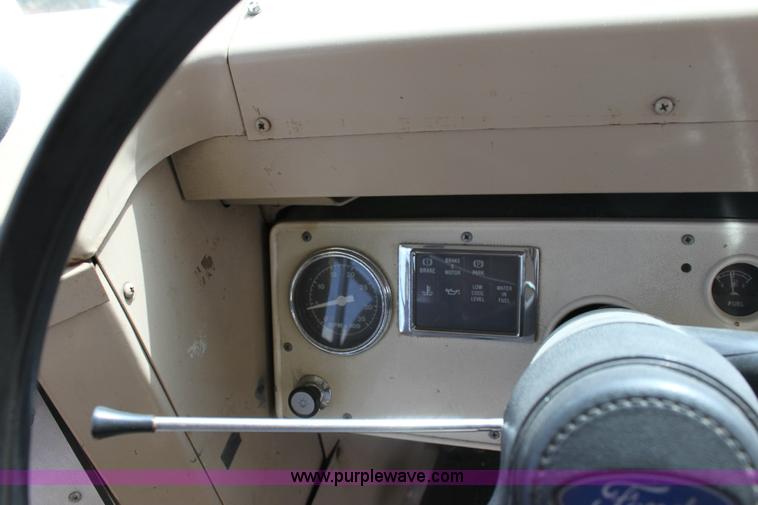 image for item A2680 1988 Ford Bluebird B700 school bus