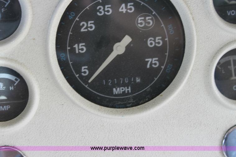 image for item A2680 1988 Ford Bluebird B700 school bus