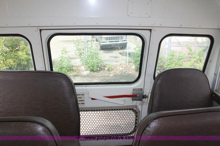 image for item A2680 1988 Ford Bluebird B700 school bus