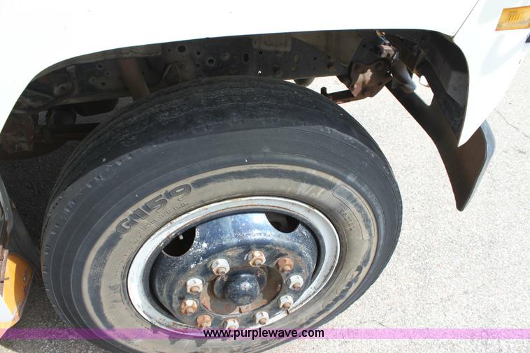 image for item A2680 1988 Ford Bluebird B700 school bus