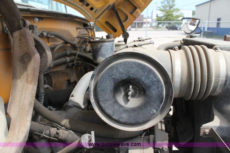 image for item A2680 1988 Ford Bluebird B700 school bus