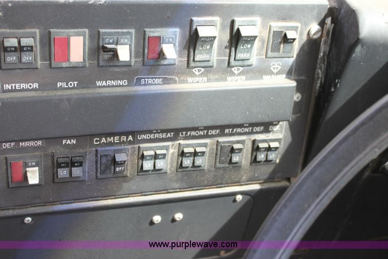 image for item A2681 1989 Ford B700 Thomas Built school bus