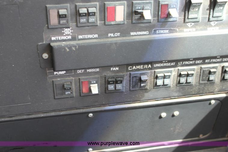 image for item A2681 1989 Ford B700 Thomas Built school bus