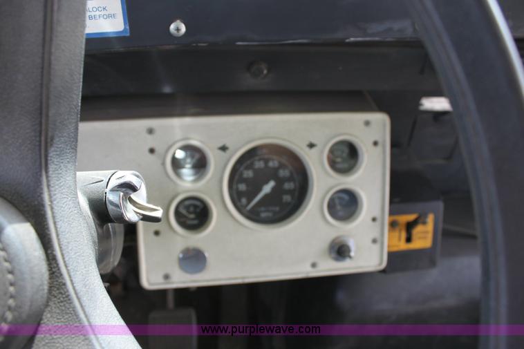 image for item A2681 1989 Ford B700 Thomas Built school bus