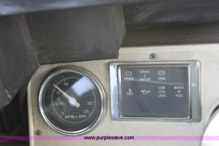 image for item A2681 1989 Ford B700 Thomas Built school bus