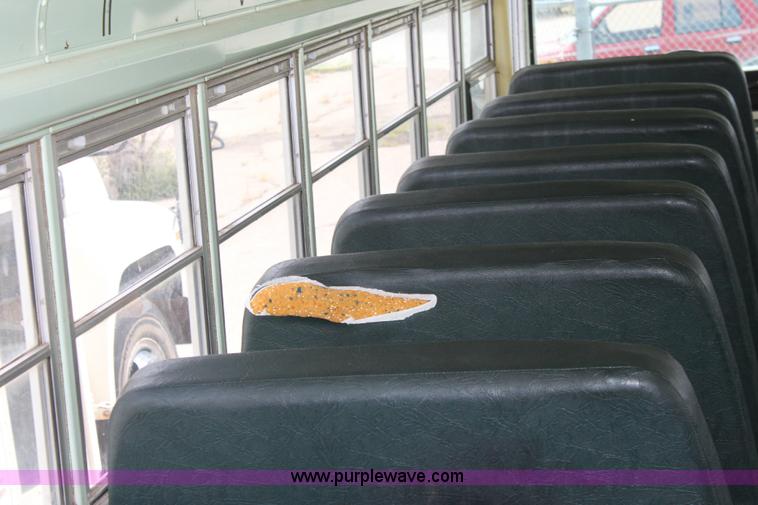 image for item A2681 1989 Ford B700 Thomas Built school bus