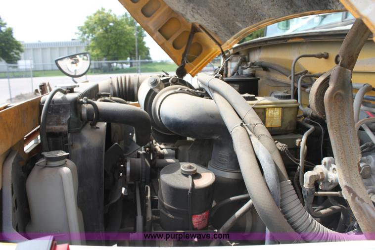 image for item A2681 1989 Ford B700 Thomas Built school bus