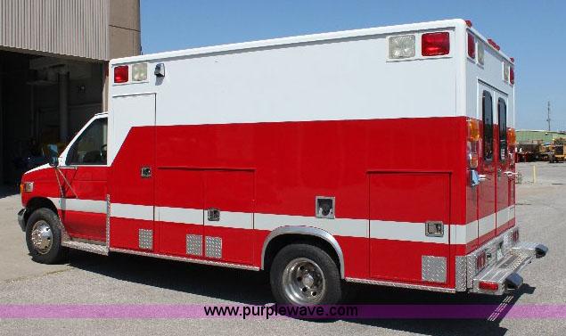 image for item A2685 1992 Ford E350 hazmat vehicle