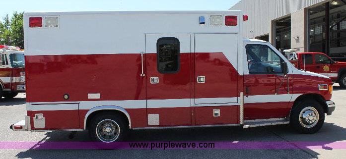 image for item A2685 1992 Ford E350 hazmat vehicle
