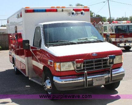 image for item A2685 1992 Ford E350 hazmat vehicle