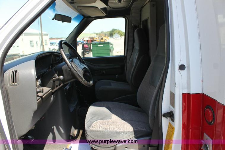 image for item A2685 1992 Ford E350 hazmat vehicle
