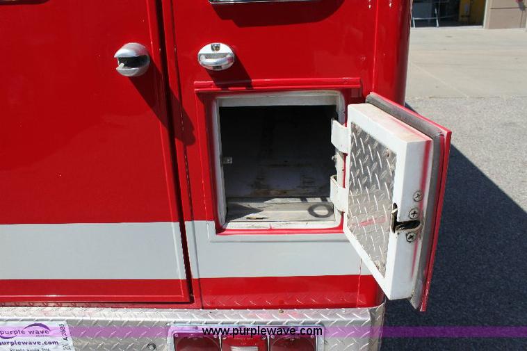 image for item A2685 1992 Ford E350 hazmat vehicle