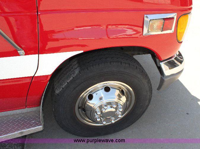 image for item A2685 1992 Ford E350 hazmat vehicle