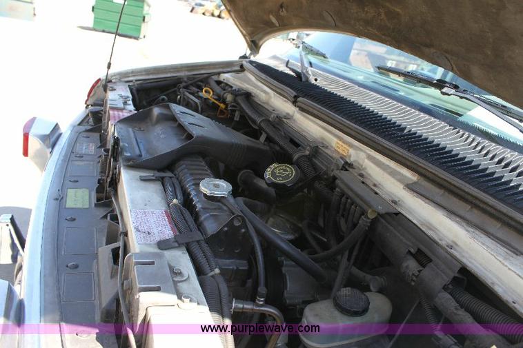 image for item A2685 1992 Ford E350 hazmat vehicle