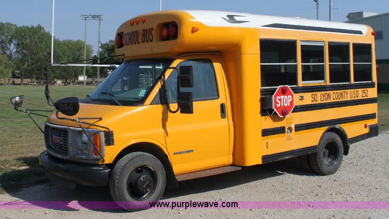 image for item A2697 1998 GMC Savana G3500 transit bus