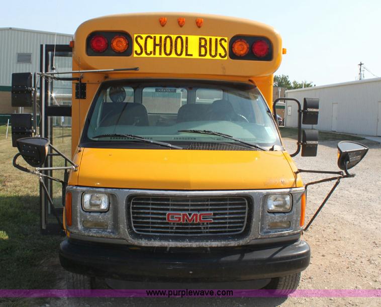 image for item A2697 1998 GMC Savana G3500 transit bus