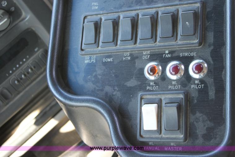 image for item A2697 1998 GMC Savana G3500 transit bus