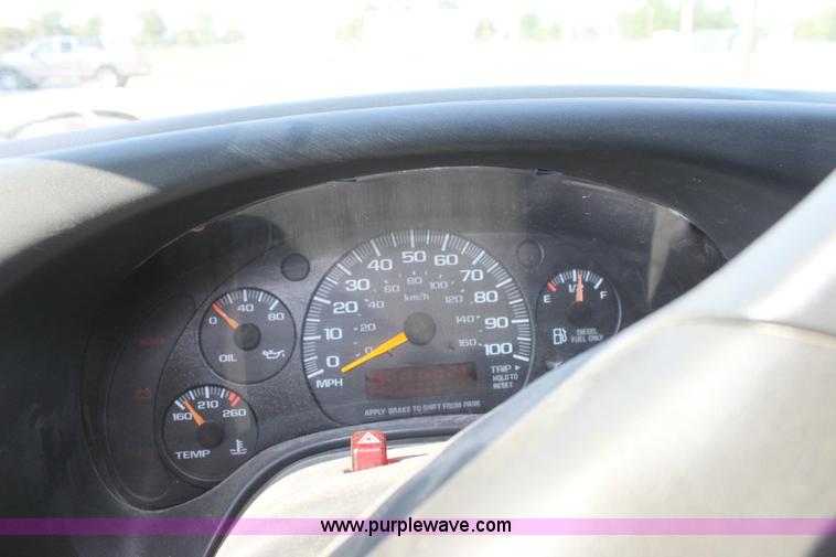 image for item A2697 1998 GMC Savana G3500 transit bus