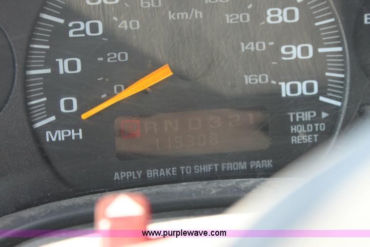 image for item A2697 1998 GMC Savana G3500 transit bus