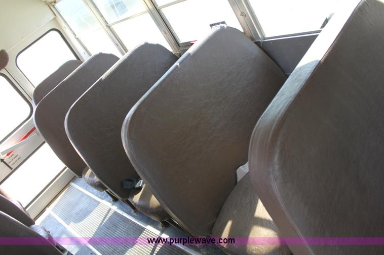 image for item A2697 1998 GMC Savana G3500 transit bus