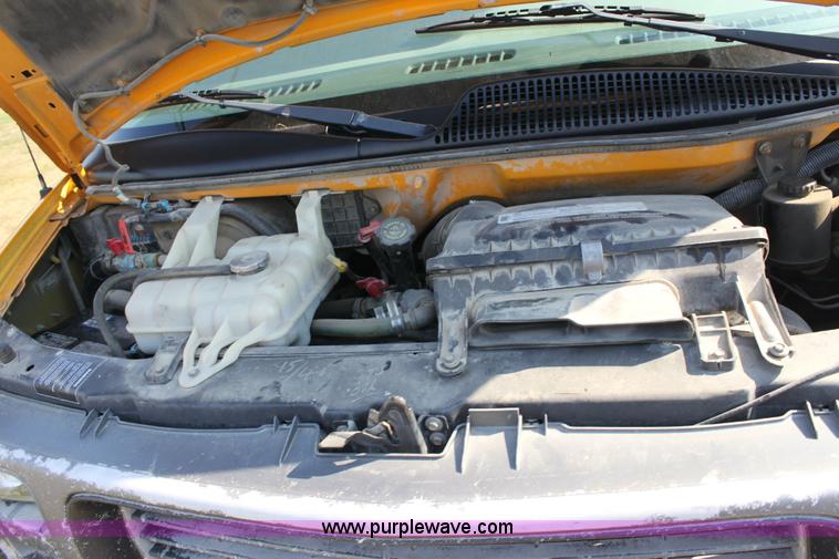 image for item A2697 1998 GMC Savana G3500 transit bus