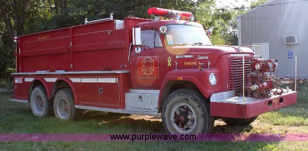 image for item A2698 1974 International Fleetstar 2010 firetruck