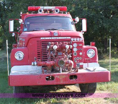 image for item A2698 1974 International Fleetstar 2010 firetruck