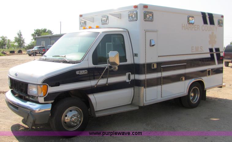 image for item A3564 2000 Ford E350 Super Duty ambulance