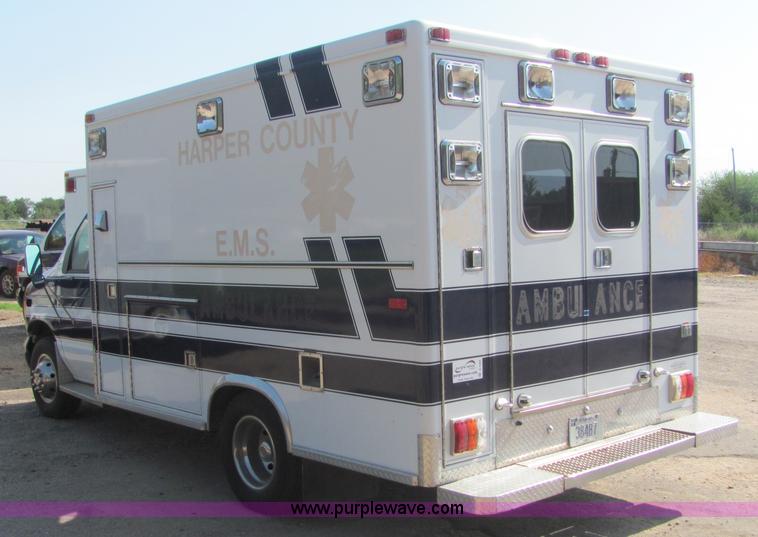image for item A3564 2000 Ford E350 Super Duty ambulance