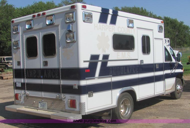 image for item A3564 2000 Ford E350 Super Duty ambulance