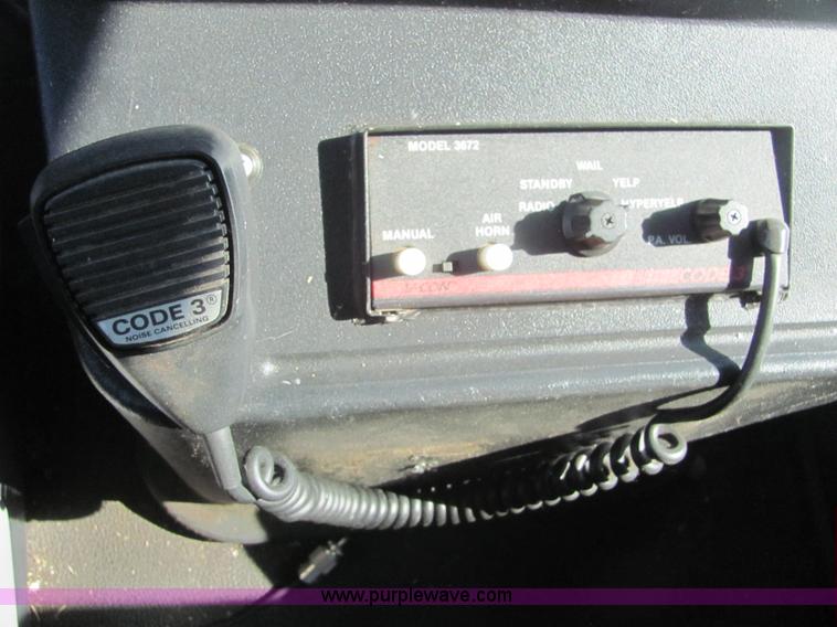 image for item A3564 2000 Ford E350 Super Duty ambulance